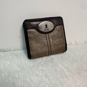 Vintage Fossil Brown Leather Wallet 🗝️